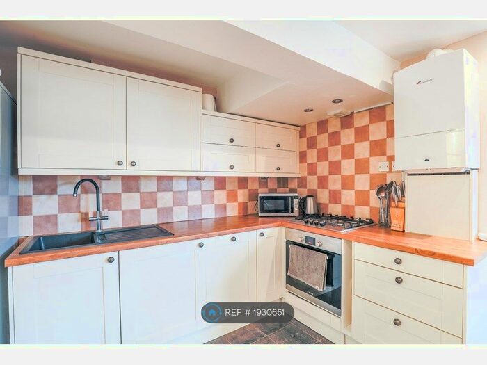 2 Bedroom Flat To Rent In Jerningham Road, London, SE14