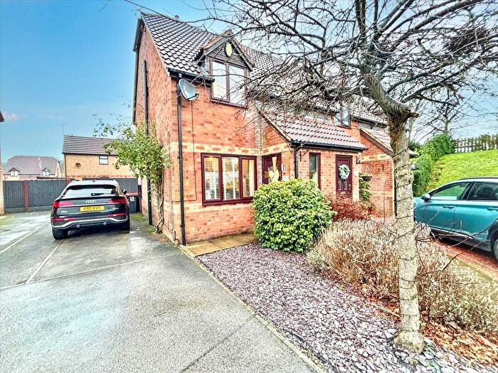 2 Bedroom Town House For Sale In Kingswood Drive, Kirkby In Ashfield, NG17