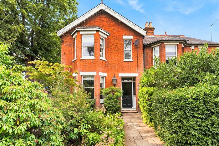 4 Bedroom Semi Detached House For Sale In Furze Platt Road, Maidenhead, SL6