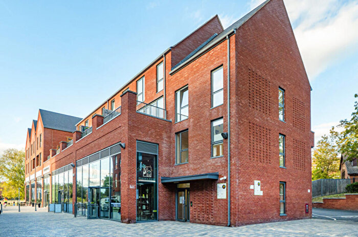 2 Bedroom Maisonette For Sale In Elms Walk, Wokingham, Berkshire, RG40