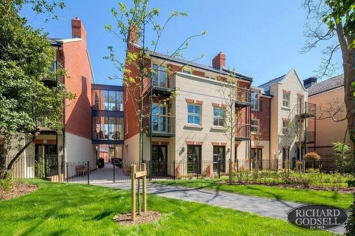 2 Bedroom Retirement Property For Sale In Christchurch Town Centre, BH23
