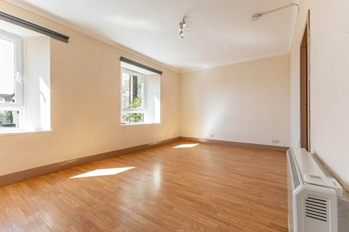 2 Bedroom Flat For Sale In Canal Street, Perth, PH2