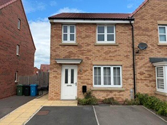 3 Bedroom Semi-Detached House To Rent In Awsworth Place, Bircotes, DN11