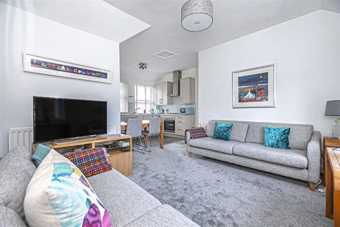 2 Bedroom Flat To Rent In Chapmans Place, Elie, Leven, KY9