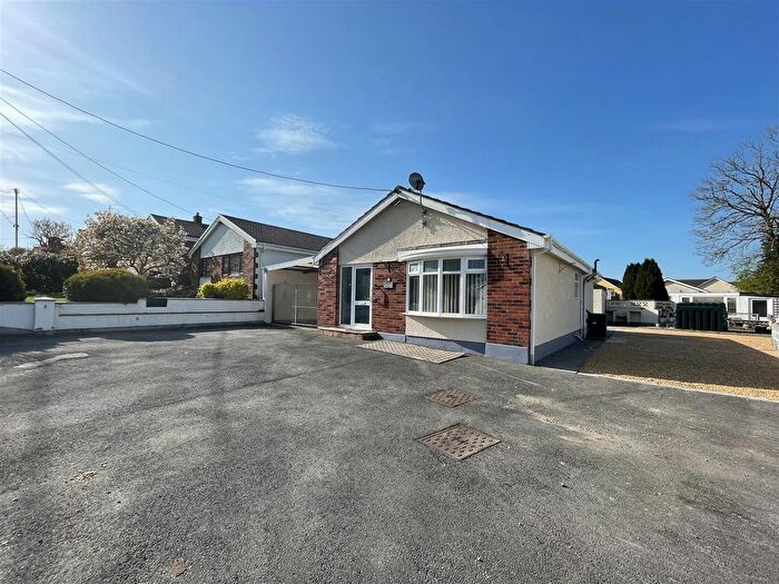 3 Bedroom Detached Bungalow To Rent In Grove Hill Park, Gorslas, Llanelli, SA14