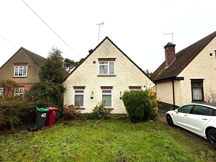 3 Bedroom Chalet To Rent In Coley Avenue, Reading, Berkshire, RG1