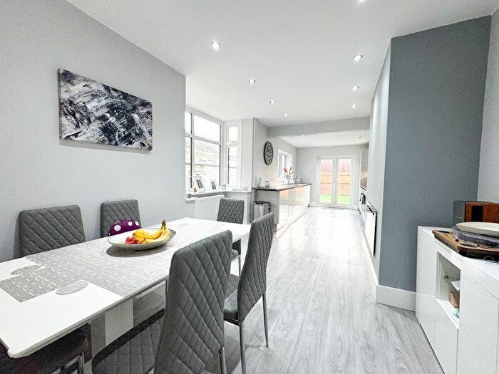 3 Bedroom Terraced House For Sale In Blundell Avenue, Cleethorpes, DN35