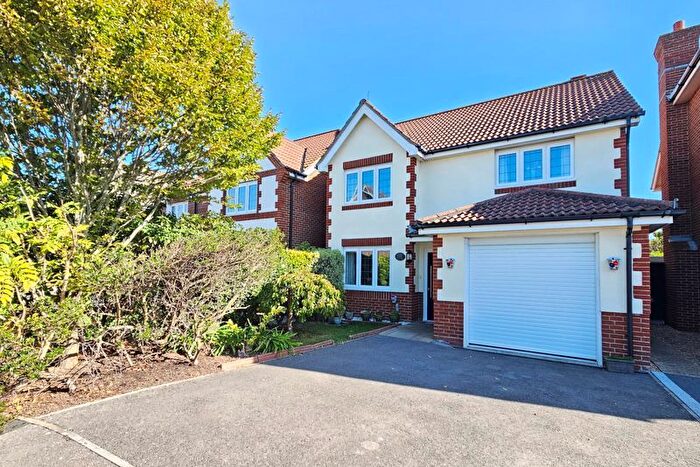 3 Bedroom Detached House For Sale In Tiger Moth Close, Lee-On-The-Solent, PO13