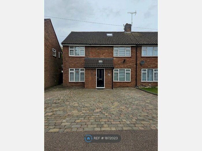3 Bedroom Semi-Detached House To Rent In Windsor Drive, Hertford, SG14