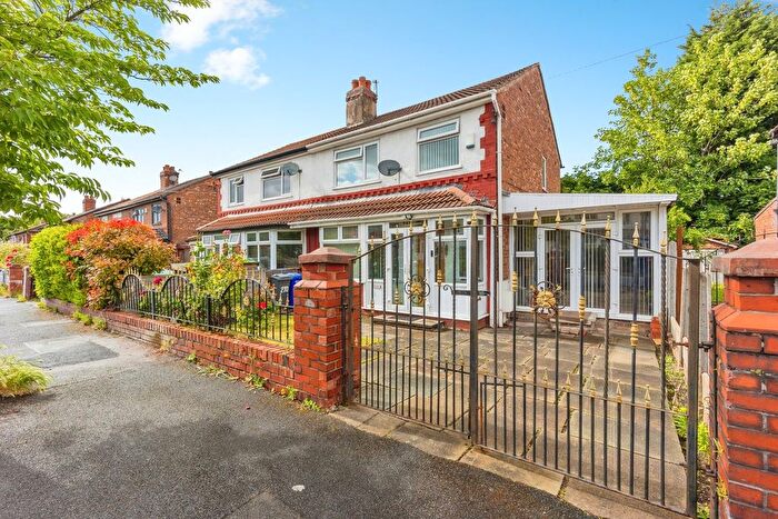 4 Bedroom Semi-Detached House For Sale In Manley Road, Manchester, M21