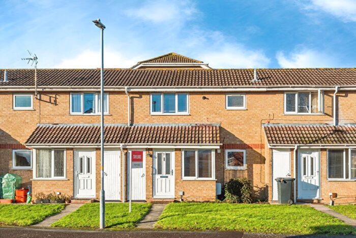 1 Bedroom Terraced House For Sale In Farriers Close, Swindon, Wiltshire, SN1