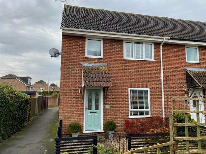 3 Bedroom End Of Terrace House To Rent In Trafalgar Close, Wouldham, Rochester, ME1