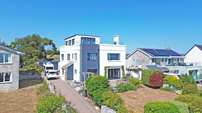4 Bedroom Detached House For Sale In Brackendown Avenue, Weymouth, DT3