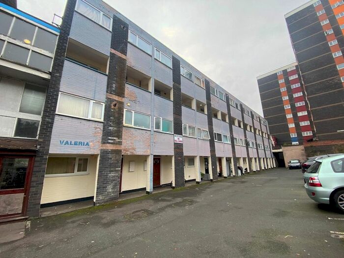 3 Bedroom Flat To Rent In St. Cecilia Close, Kidderminster, DY10