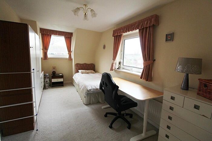4 Bedroom Detached House For Sale In Brookdale Close, Waterlooville, PO7