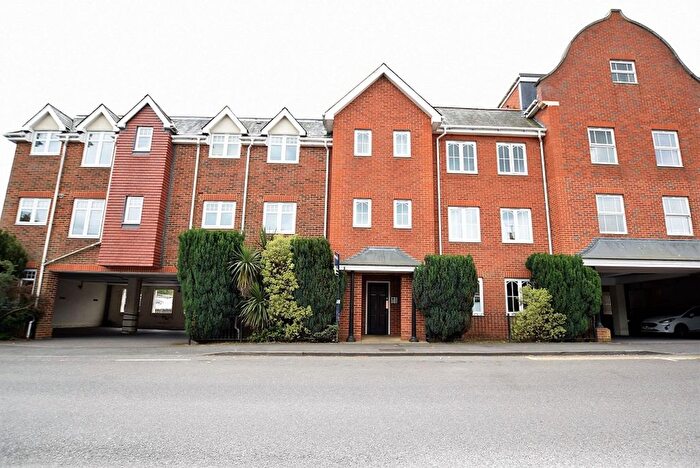 2 Bedroom Flat To Rent In Napier Road, Crowthorne, RG45