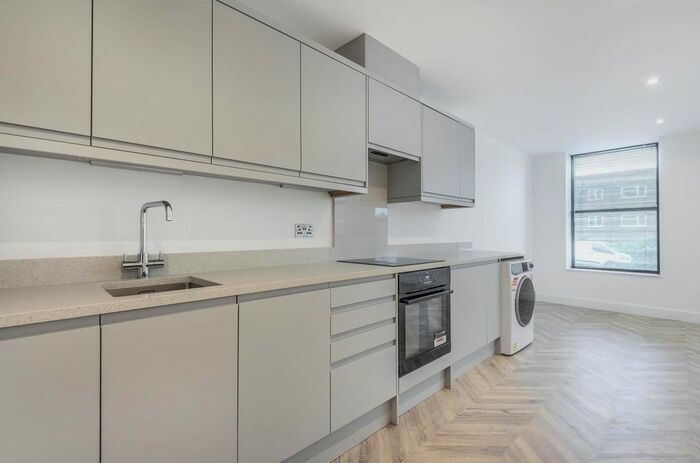 1 Bedroom Flat To Rent In London Heights, London Road, Camberley, GU15