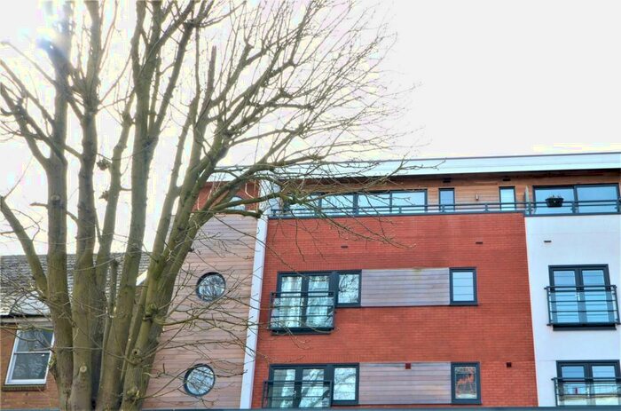 1 Bedroom Apartment To Rent In Victoria Road, Horley, Surrey, RH6