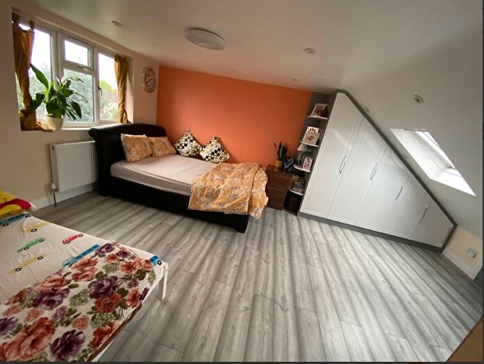5 Bedroom Detached House To Rent In Westernville Gardens, Ilford, IG2