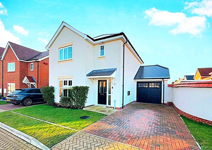 3 Bedroom Detached House For Sale In Hedgehog Way, Haddenham, HP17