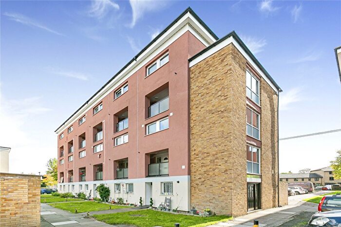 2 Bedroom Maisonette For Sale In Edgar Road, Whitton, Hounslow, TW4