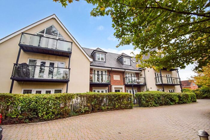 2 Bedroom Apartment For Sale In Holly Lodge, Burnham, Buckinghamshire, SL1