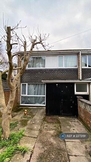 3 Bedroom Semi-Detached House To Rent In Malvern Close, Nottingham, NG3