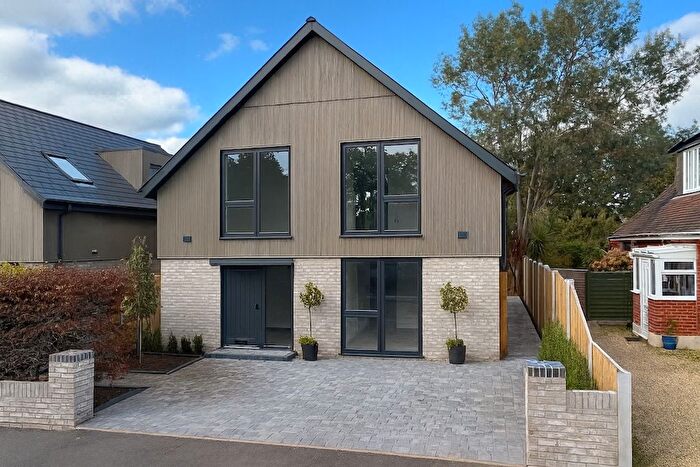 4 Bedroom Detached House For Sale In Walcott Avenue, Christchurch, BH23