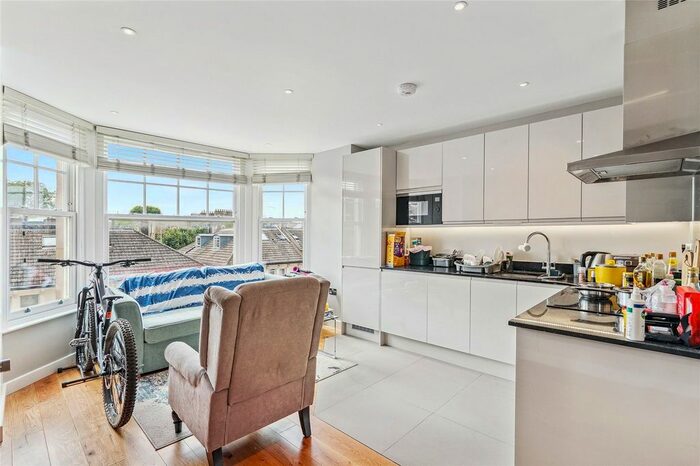 2 Bedroom Flat To Rent In Earls Court Road, Earls Court, SW5