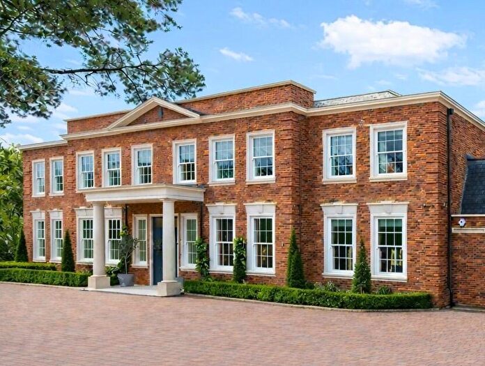 6 Bedroom Detached House For Sale In Rodona Road, Weybridge, Surrey, KT13
