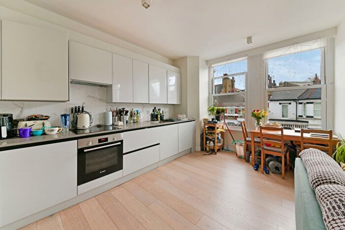 2 Bedroom Flat To Rent In Church Lane, Crouch End, N8
