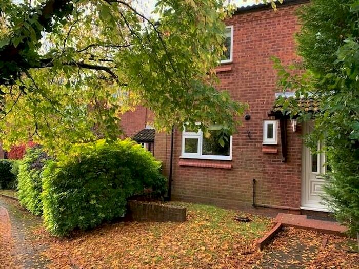 3 Bedroom Property To Rent In High Trees Close, Oakenshaw, Redditch B98