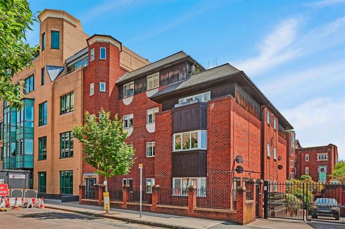 2 Bedroom Flat To Rent In Lygon Court, Graham Road, Wimbledon, SW19