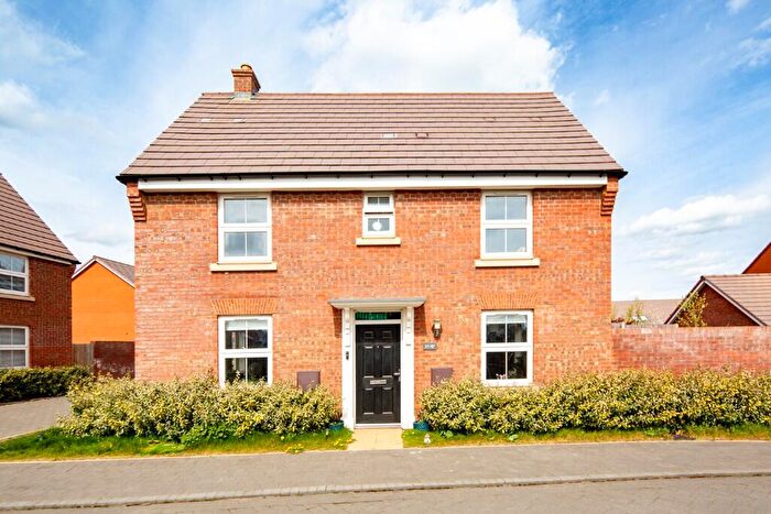 3 Bedroom Semi Detached House For Sale In Alfred Way, Buckingham, Buckinghamshire, MK18