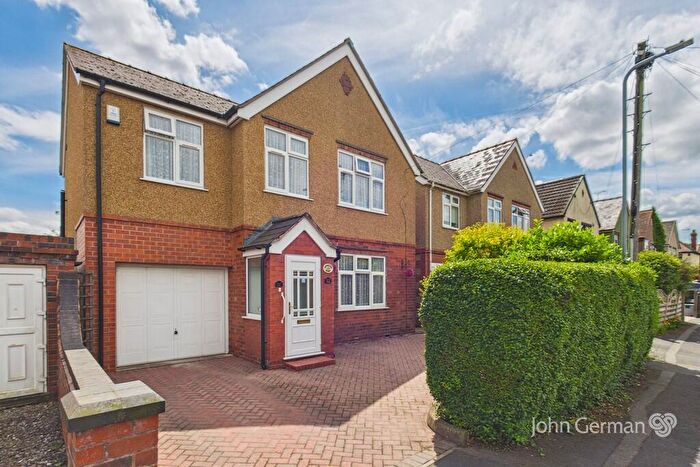 4 Bedroom Detached House For Sale In Alexandra Crescent, Uttoxeter, ST14