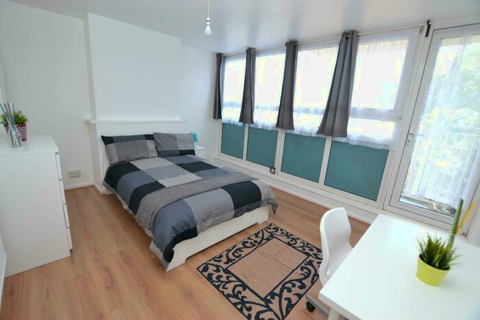 3 Bedroom Maisonette To Rent In Mile End Road, London, E3