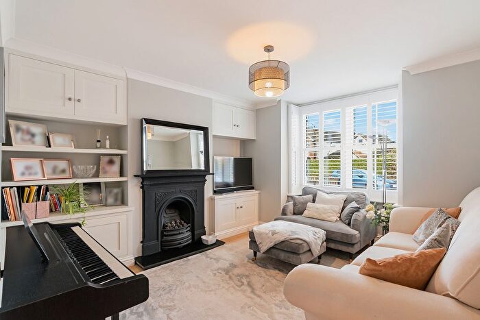 3 Bedroom Semi-Detached House For Sale In Lower Road, Cookham, SL6