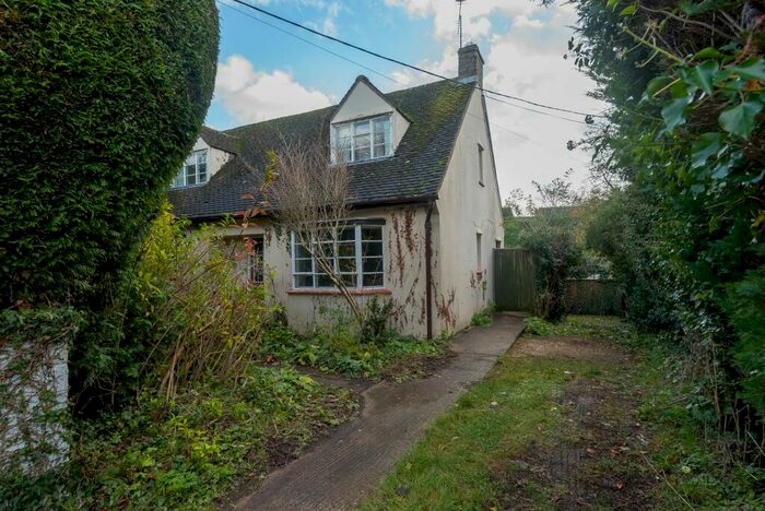 2 Bedroom Detached House For Sale In The Ridings, Stonesfield, OX29