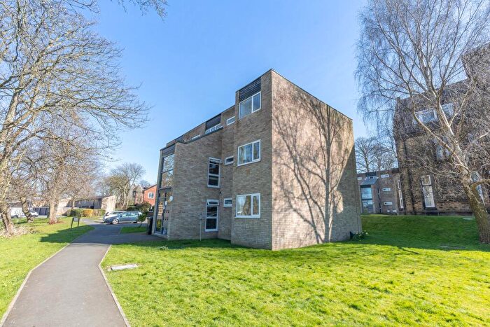 2 Bedroom Flat To Rent In Wood Close, Wood Lane, Chapel Allerton, Leeds, LS7