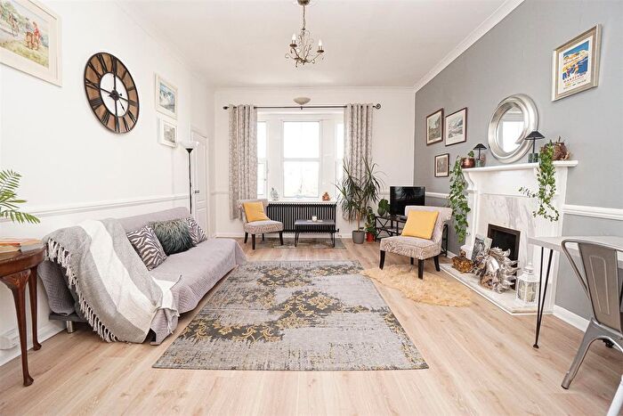 2 Bedroom Flat For Sale In Warrior Square, St. Leonards-On-Sea, TN37