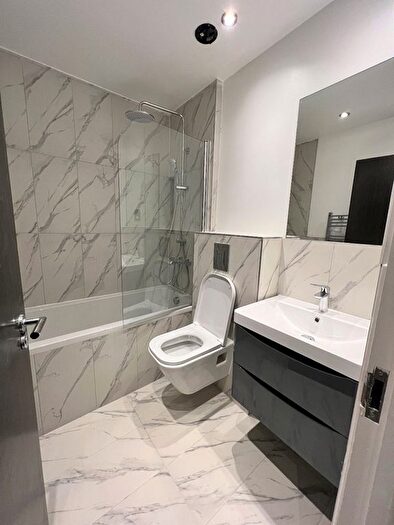 1 Bedroom Flat To Rent In High Street, Watford, WD17