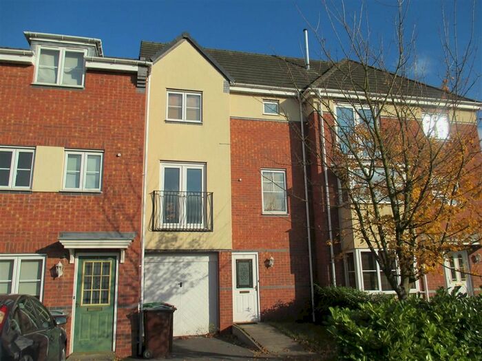 3 Bedroom Town House To Rent In Stanhope Avenue, Nottingham, NG5