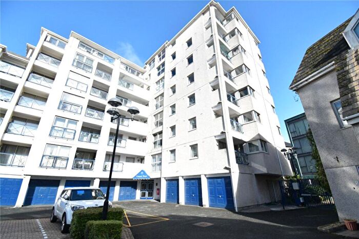 1 Bedroom Flat To Rent In Mariners Court, Lower Street, Plymouth, Devon, PL4