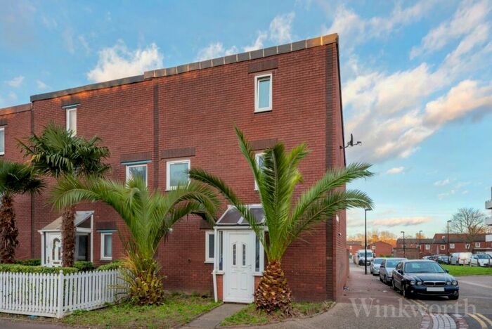 3 Bedroom End Of Terrace House To Rent In Wild Goose Drive, London, SE14