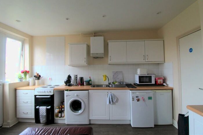 5 Bedroom Semi-Detached House To Rent In Rupert Road, Guildford, GU2