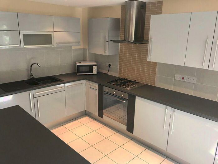 2 Bedroom Apartment To Rent In Pineview Gardens, Littleover, Derby, DE23