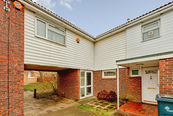 4 Bedroom End Of Terrace House For Sale In Cuckfield Close, Crawley, RH11