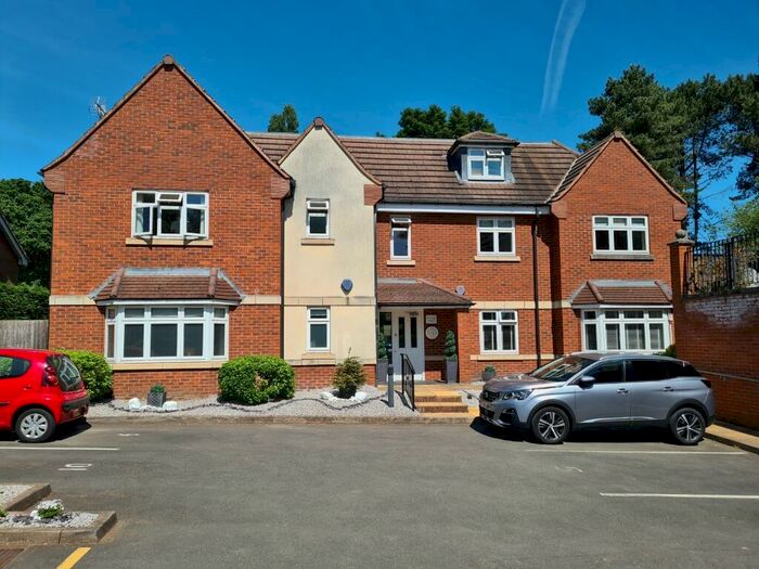 2 Bedroom Flat To Rent In Tamworth Road, Sutton Coldfield, B75