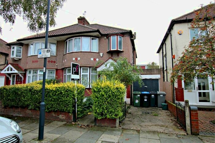 4 Bedroom Semi-Detached House To Rent In Fleetwood Road, Dollis Hill, London, NW10