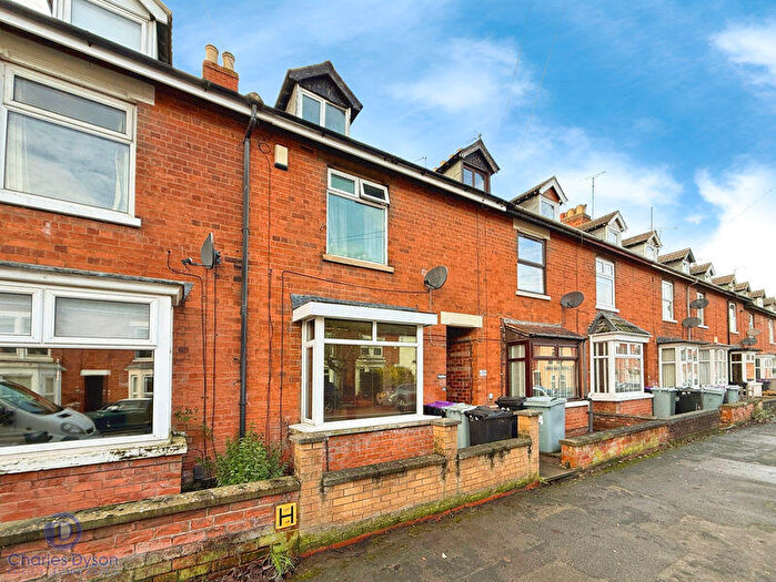 3 Bedroom Terraced House For Sale In Houghton Road, Grantham, NG31